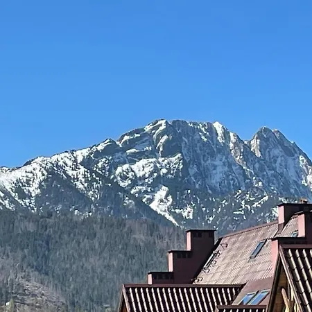 Makalu Apartment